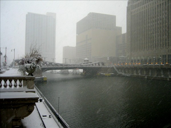 Looking west down the Chicago River. Shot with my Canon S200.