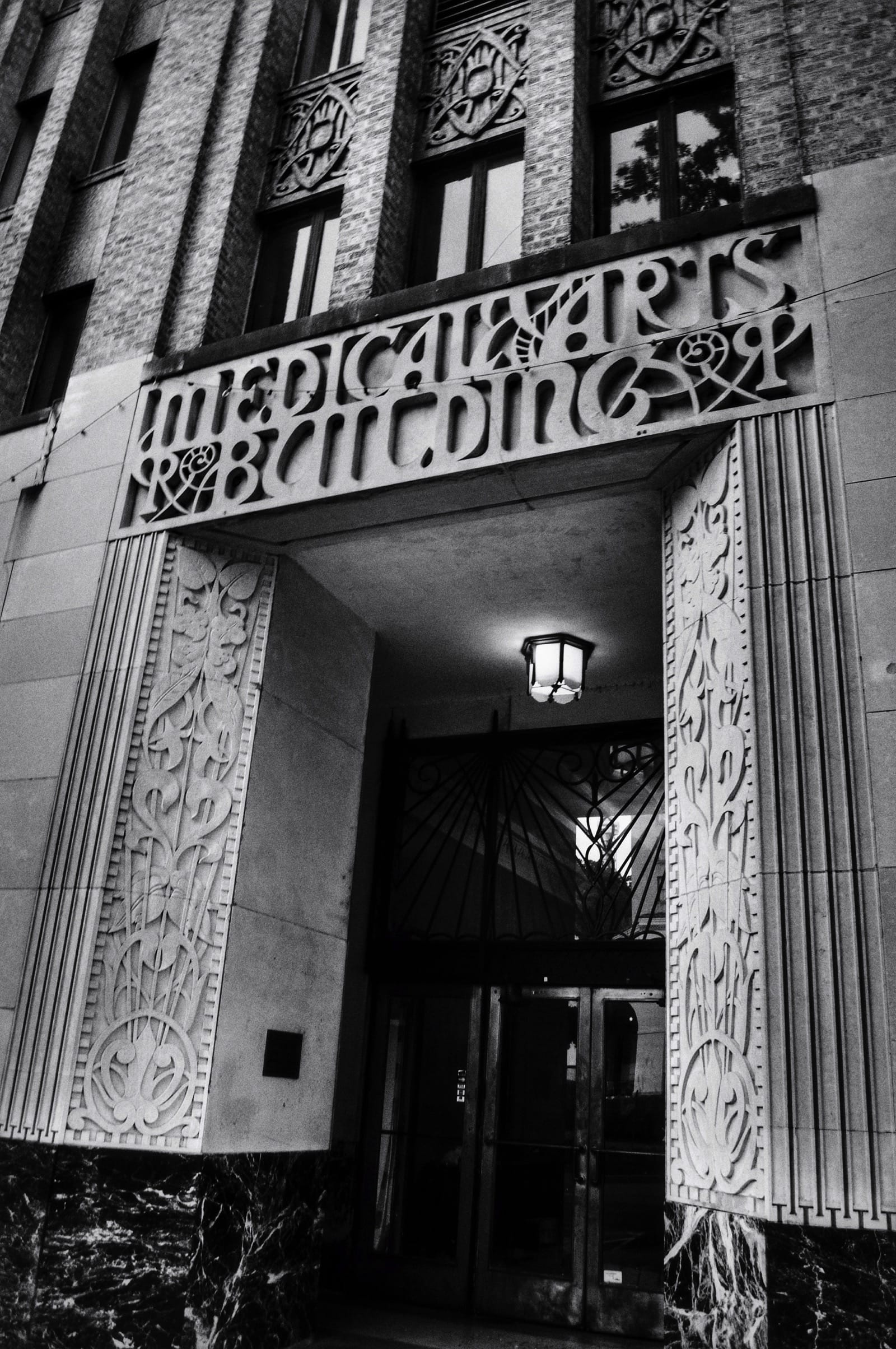 Medical arts building aluminumdreams hotsprings 31707129762 o
