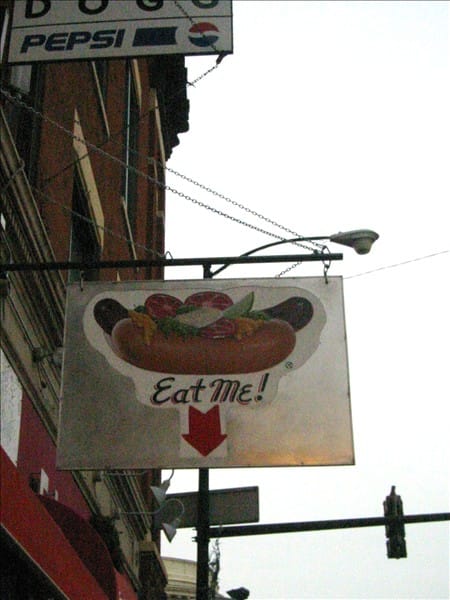 Suggestive ad 63639001 o