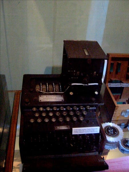 Enigma 63638324 o