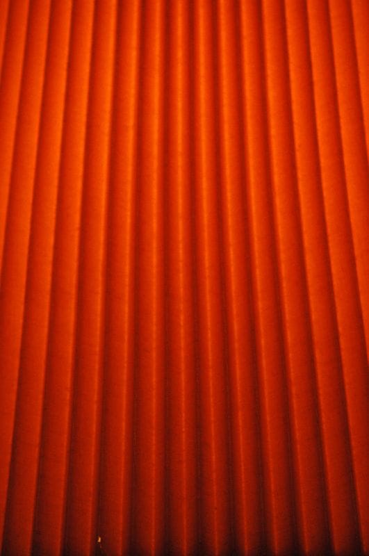 Yeah, I know, I'm taking pictures of lampshades. Taken with a Nikon D70.