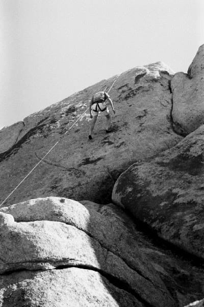 Scailing the wall 63633277 o