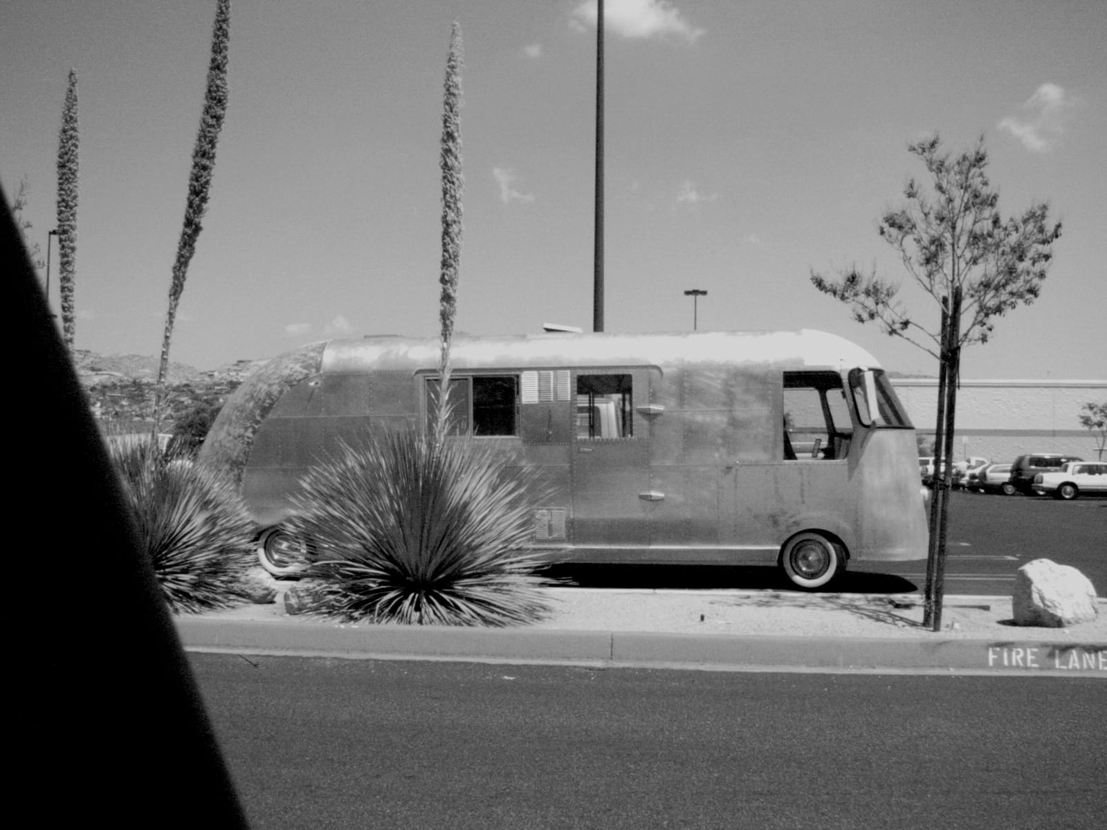 026 ultravan 76167120 o