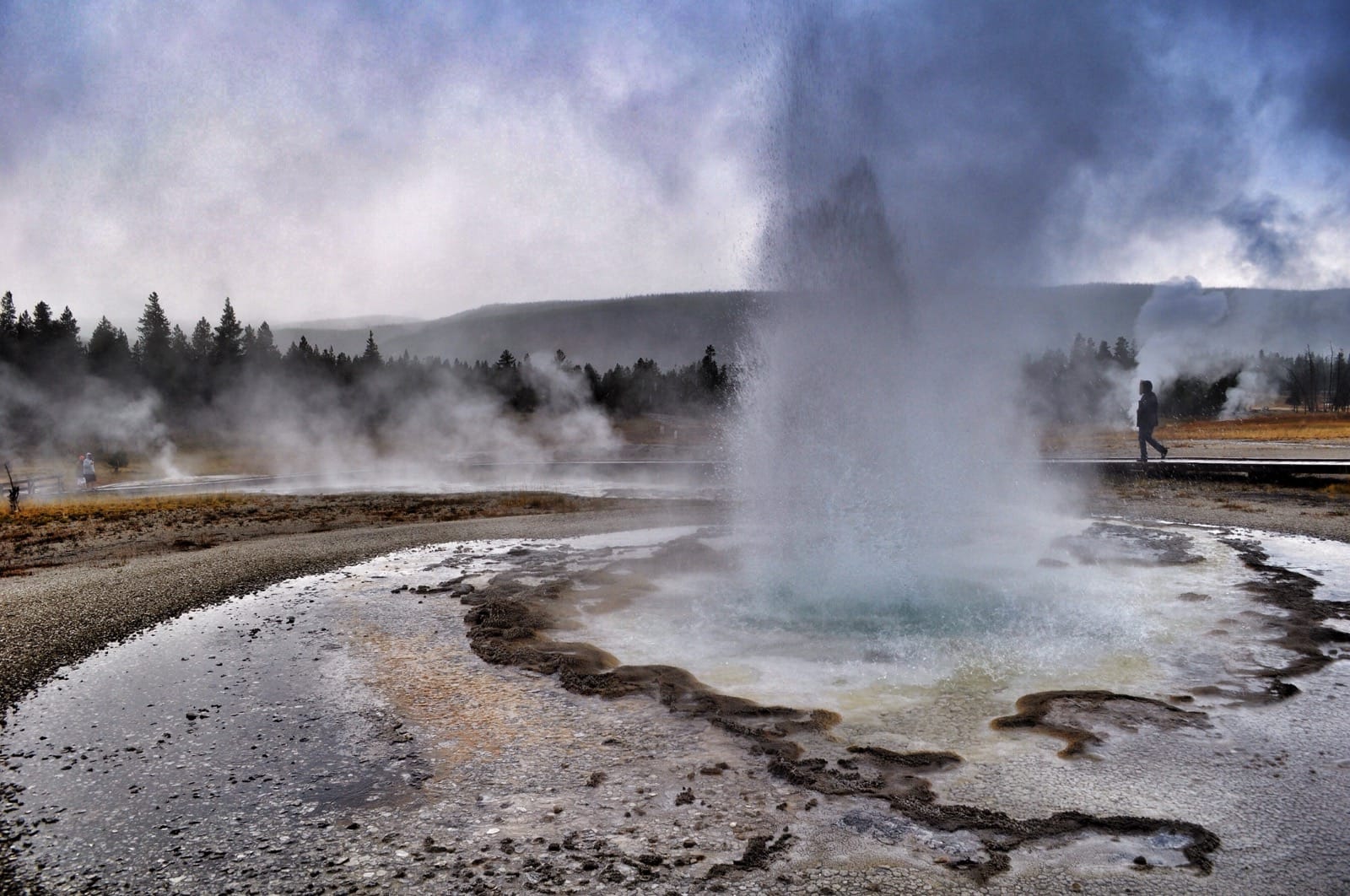 Explosive yellowstone geyser aluminumdreams 29976997645 o